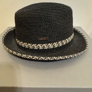 Amiani Black and Cream Women’s Hat